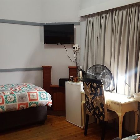 Pretoria Inn Екстериор снимка